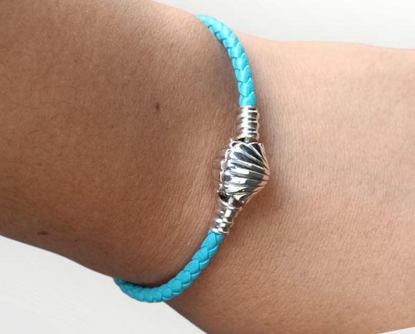 Brazalete de cuero trenzado en color turquesa - Imagen 2