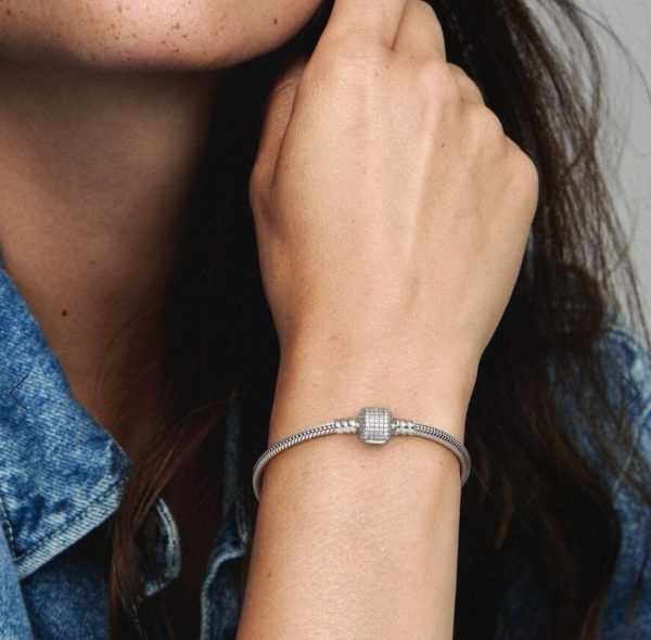 Pandora Moments Pulsera de Cadena de Serpiente con Cierre de Pavé Brillante - Imagen 2