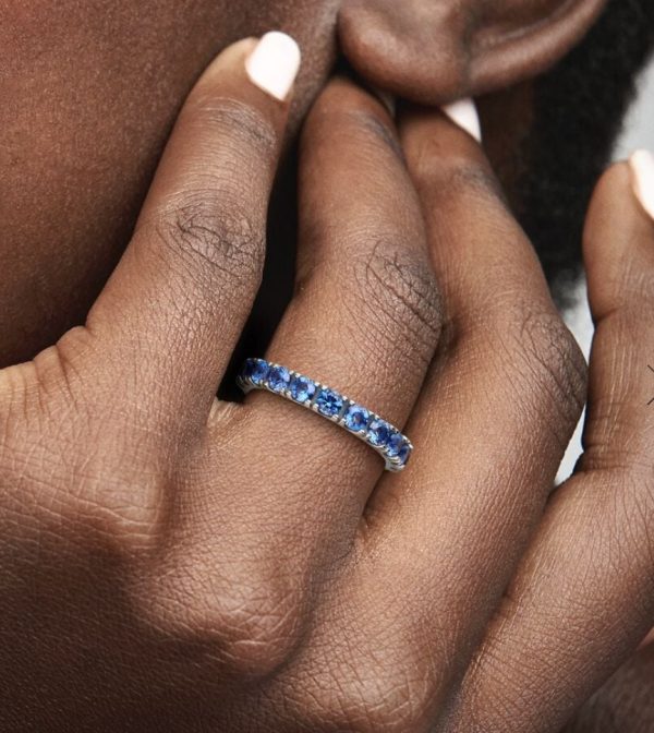 Anillo Eternity Brillante Azul Pandora Talla 8 - Imagen 2