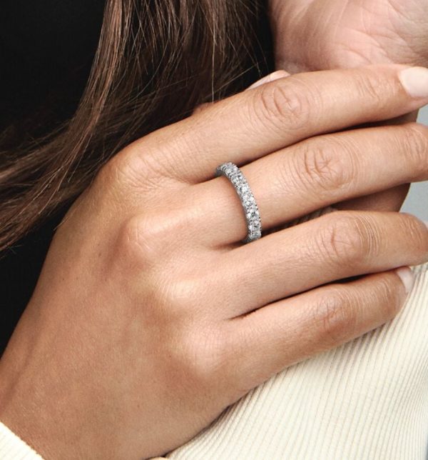 Anillo Eternity Brillante Pandora Talla 8 - Imagen 3