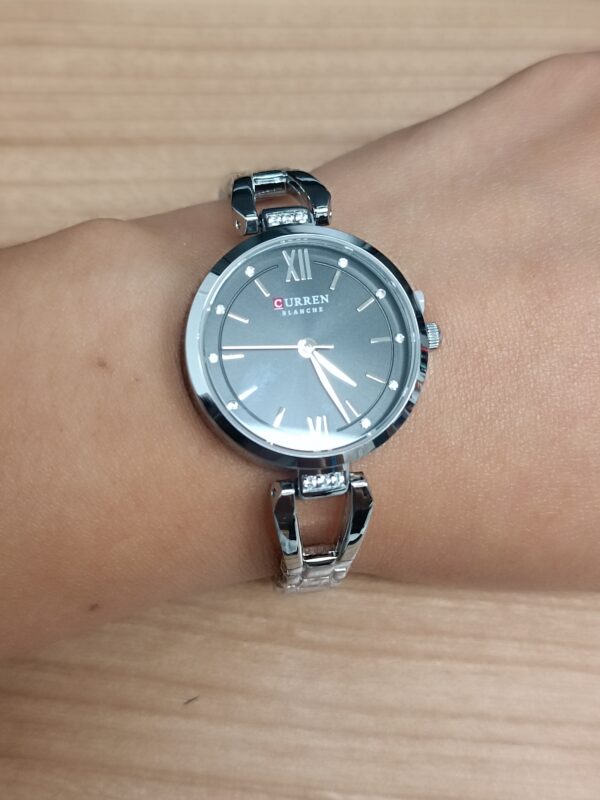 Reloj Curren Plateado Con Circunferencia Color Negro - Imagen 2