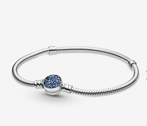 Pandora Moments Pulsera de Cadena de Serpiente con Cierre de Disco Azul Brillante